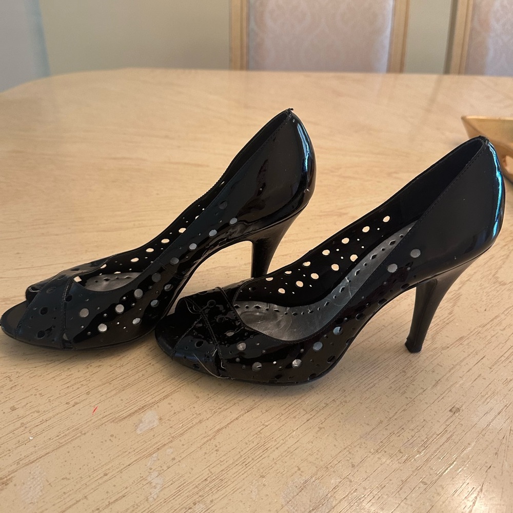 BCBG Girls Women’s circle cut out Black Sexy Heels